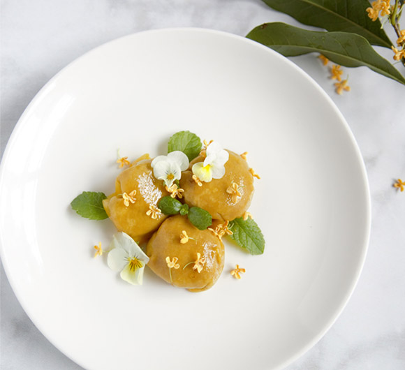 芒果巧克力丸子配桂花